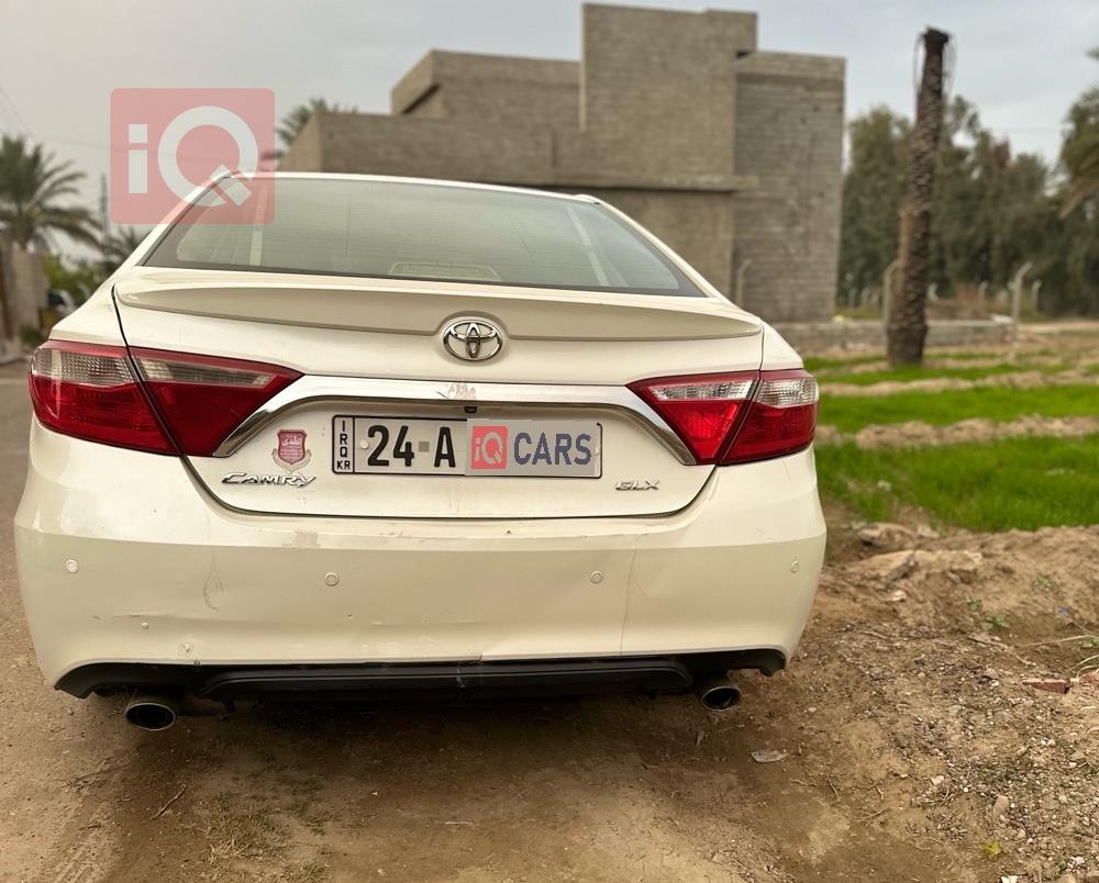 تۆیۆتا کامری